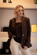 BLAZER CASTANHO COM BOTÕES DOURADOS PONTO CHIC - Image 4