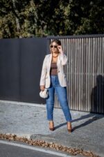MALA CLUTCH PLISSADA NUDE PONTO CHIC - Image 2