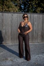 TOP CASTANHO EM TULE COM BORDADO DE LANTEJOULAS PONTO CHIC