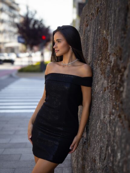 VESTIDO PRETO COM BRILHO CAI-CAI ELEH
