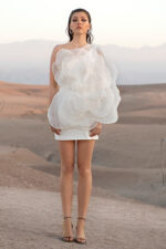 VESTIDO ACETINADO COM MAXIFLOR BRANCO SAHOCO - Image 2