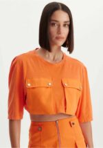 T-SHIRT CROPPED COM BOLSOS LANÇA PERFUME