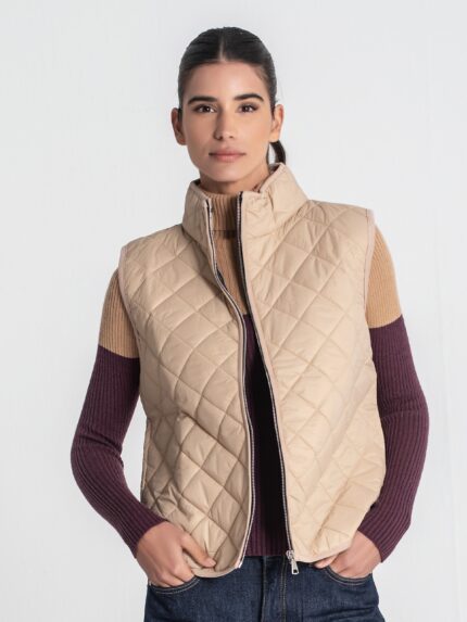 COLETE ACOLCHOADO BEGE COM INTERIOR ESTAMPADO RUGA