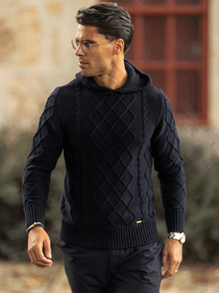 CAMISOLA TRICOT TEXTURA COM CAPUZ PRETA ZOLF