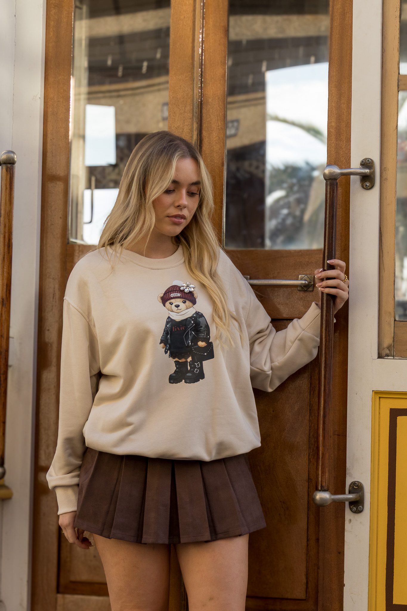 IMG_1530 SWEATSHIRT BEIGE COM URSO APLICADO DIXIE - Image 1
