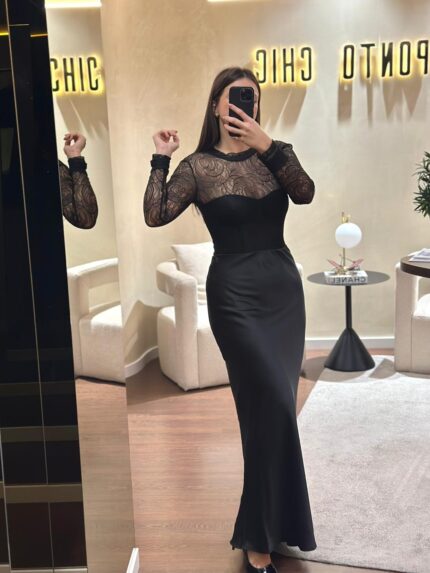 VESTIDO PRETO COM RENDA E SAIA ACETINADA IMPERIAL