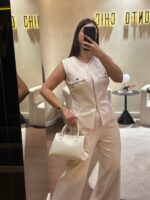 COLETE BEGE COM BOLSOS DECORATIVOS RINASCIMENTO