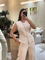 COLETE BEGE COM BOLSOS DECORATIVOS RINASCIMENTO - Image 3