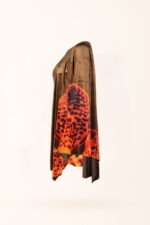 VESTIDO VELUDO CASTANHO COM ESTAMPA ARTÍSTICA SAHOCO - Image 6