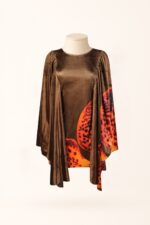 VESTIDO VELUDO CASTANHO COM ESTAMPA ARTÍSTICA SAHOCO - Image 8