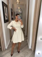 VESTIDO BEGE COM PREGAS RINASCIMENTO