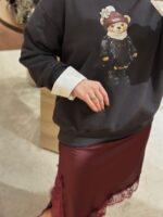 SWEATSHIRT PRETA COM URSO APLICADO DIXIE - Image 6