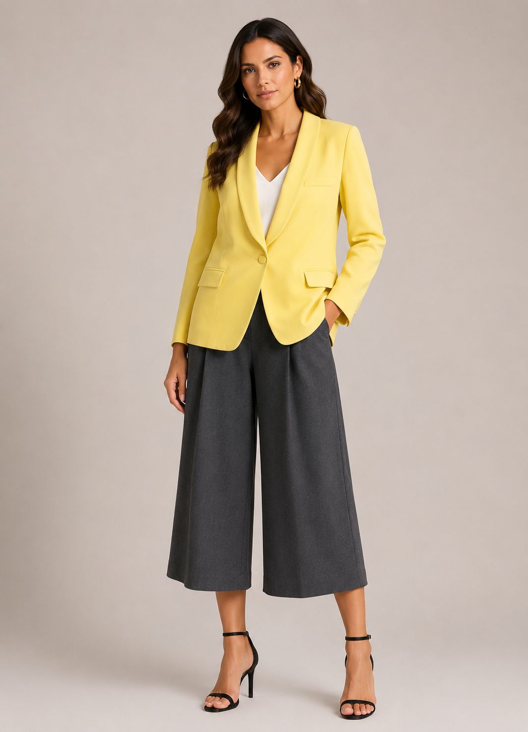 WhatsApp Image 2026-05-21 at 19.06.47 BLAZER AMARELO COM LAPELA LARGA RINASCIMENTO - Image 1