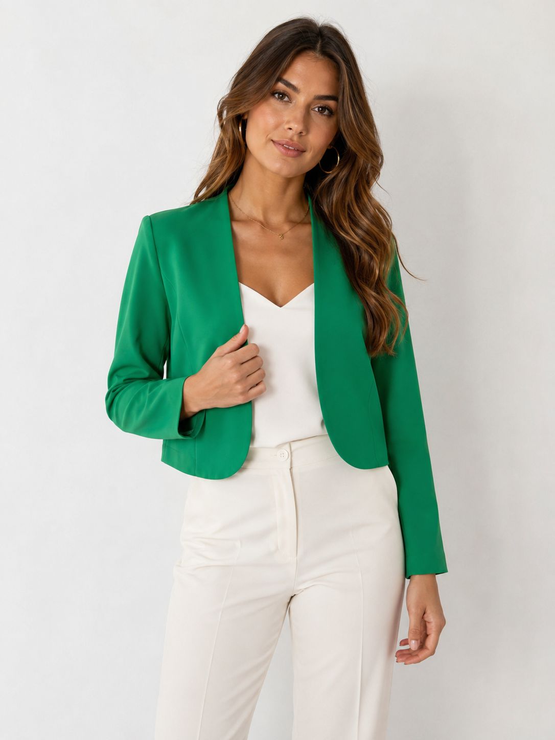 WhatsApp Image 2026-05-25 at 15.36.54 BLAZER CURTO VERDE COM CORTE MODERNO RINASCIMENTO - Image 1