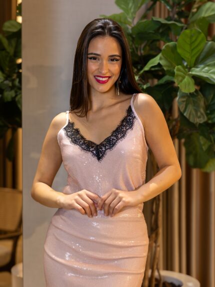 TOP ROSA COM DETALHE PRETO RINASCIMENTO