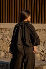 CONJUNTO PRETO CASACO E CALÇA FLUIDA PONTO CHIC - Image 6