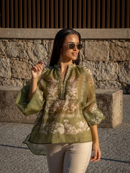BLUSA VERDE COM ESTAMPA FLORAL PONTO CHIC