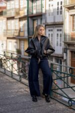CALÇAS DE GANGA AZUL ESCURA WIDE LEG PONTO CHIC