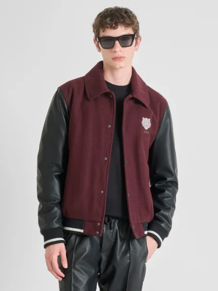 CASACO VARSITY BORDÔ COM MANGAS PRETAS ANTONY MORATO