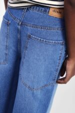 CALÇA JEANS AZUL COM CORTE RECTO DIXIE - Image 3