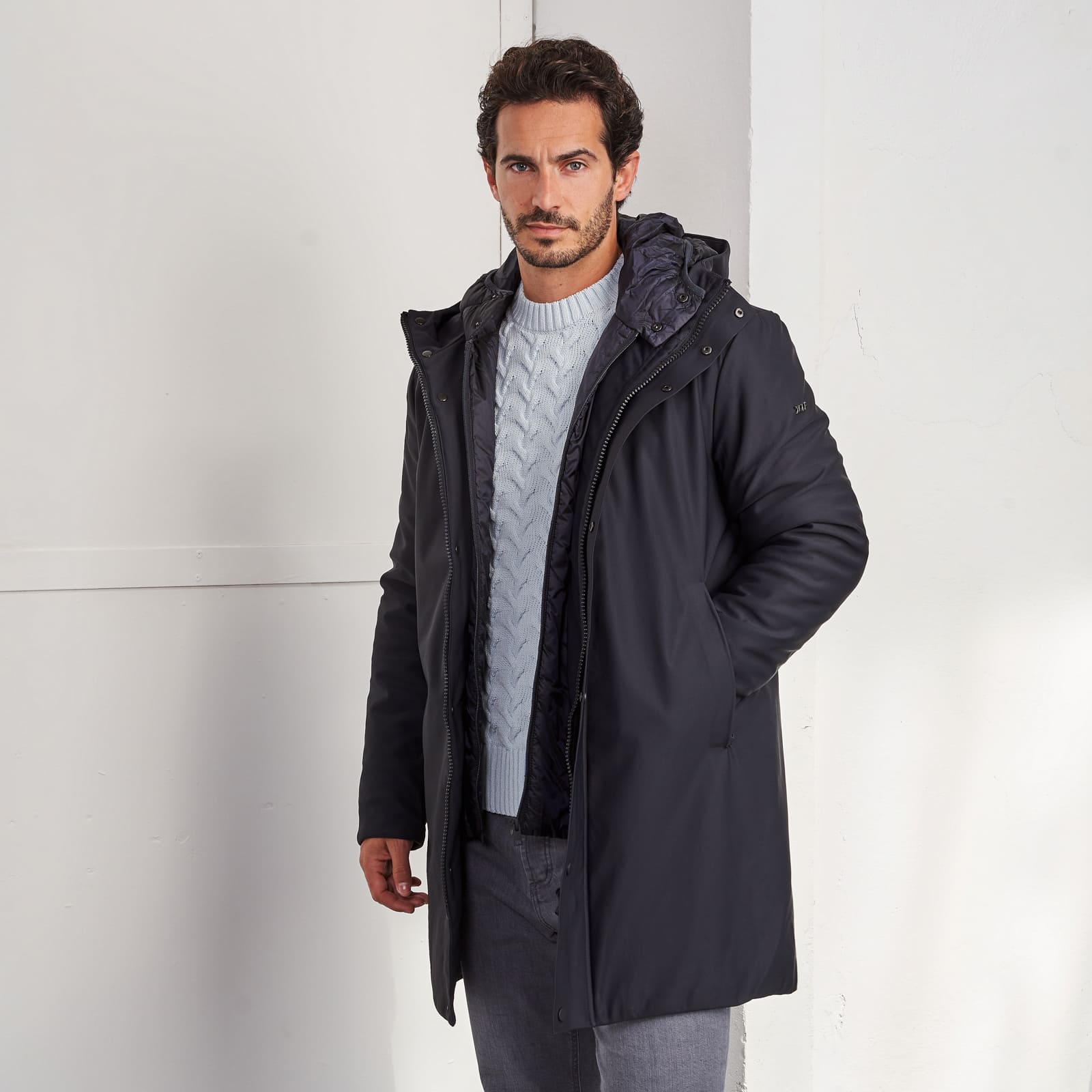 244516002_azul-1 PARKA TÉCNICA IMPERMEÁVEL AZUL ZOLF - Image 1
