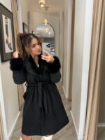 CASACO CURTO PRETO COM PELO PONTO CHIC
