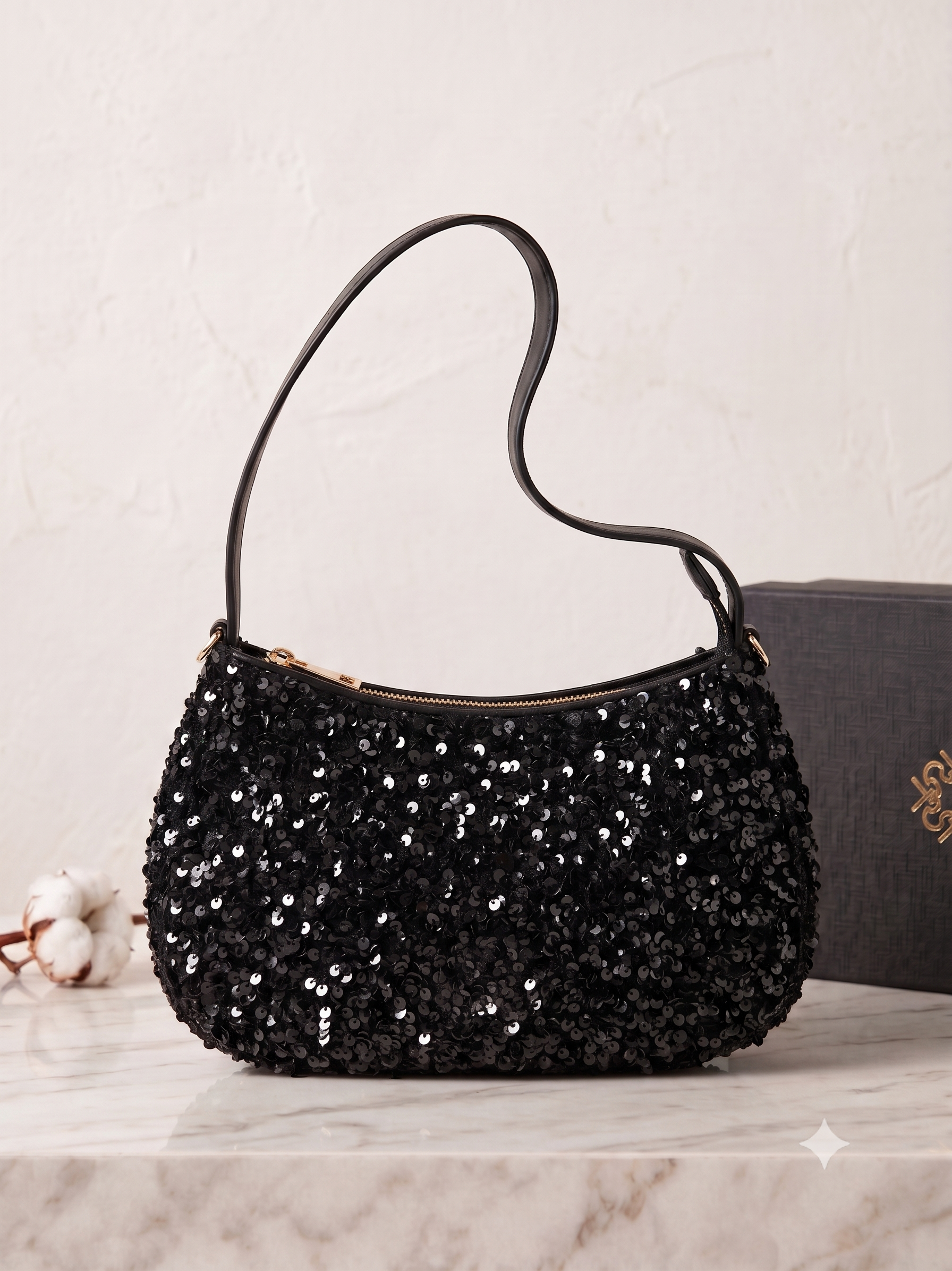 Gemini_Generated_Image_jcvfehjcvfehjcvf BOLSA PRETA COM LANTEJOULAS RINASCIMENTO - Image 1