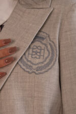 BLAZER CINZA COM EMBLEMA BORDADO SAHOCO - Image 2