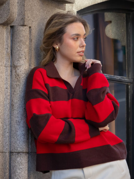 POLO CASTANHO E VERMELHO DECOTE EM V PONTO CHIC