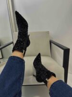 BOTINS DE LANTEJOULAS PRETAS RINASCIMENTO
