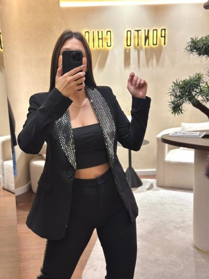 BLAZER PRETO COM LAPELAS DE LANTEJOULAS RINASCIMENTO