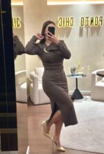 VESTIDO DRAPEADO COM FIVELA DOURADA CASTANHO PONTO CHIC - Image 2