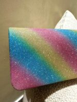 CLUTCH MULTICOR COM EFEITO ARCO-ÍRIS PONTO CHIC - Image 4