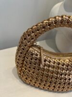 BOLSA TRANÇADA METALIZADA DOURADA PONTO CHIC - Image 2
