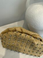 MALA DE MÃO PALHA COM APLICAÇÃO DE BRILHOS PONTO CHIC - Image 2