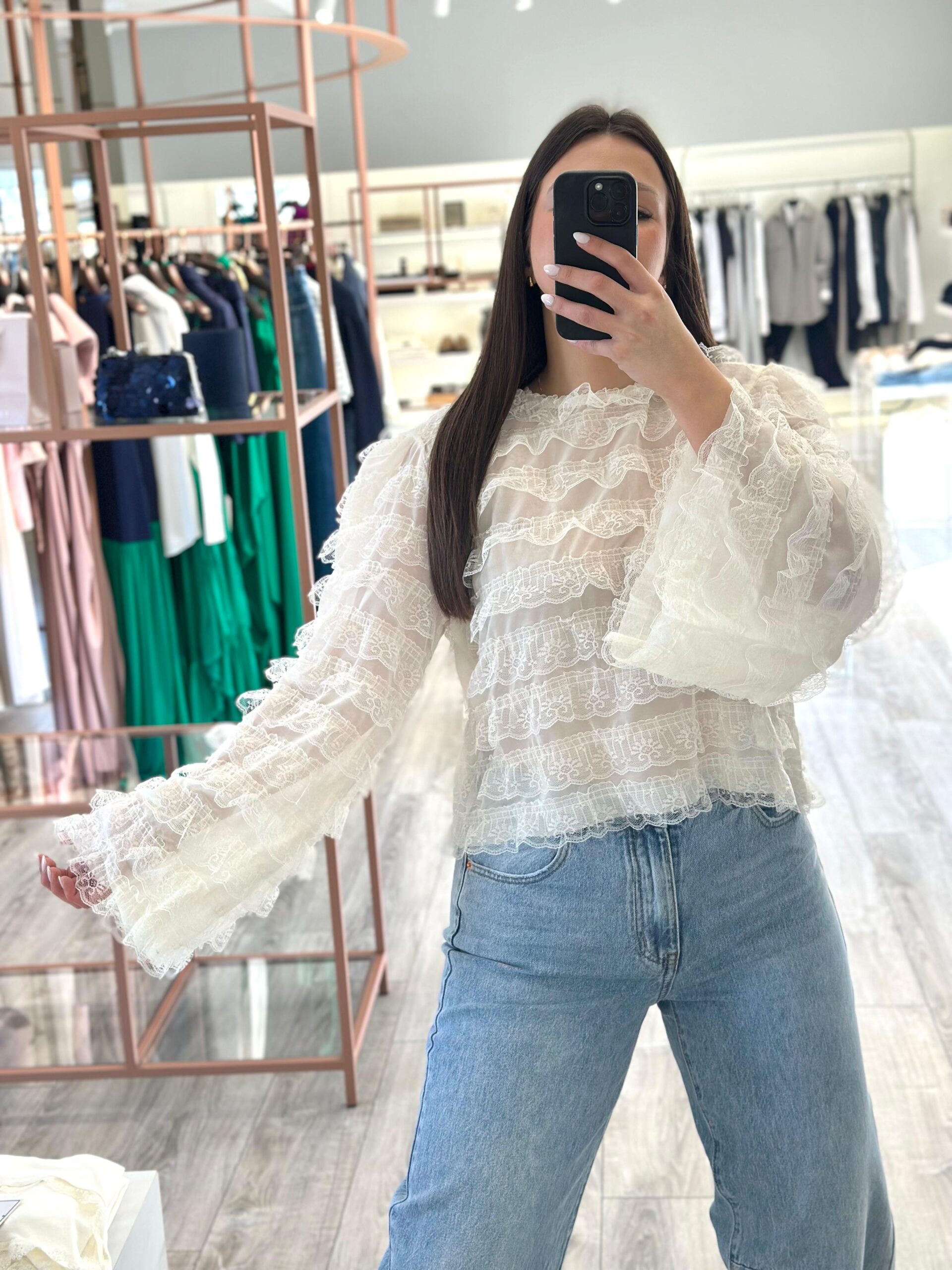 WhatsApp Image 2026-02-22 at 16.49.02 (11) BLUSA CREME DE RENDA PONTO CHIC - Image 1