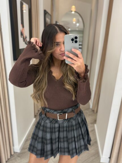 CAMISOLA CASTANHA COM RENDA PONTO CHIC