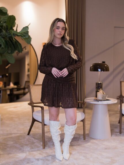 VESTIDO CASTANHO EM RENDA DRAPEADO PONTO CHIC