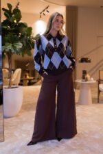 CALÇA CASTANHA COM BOTÃO DOURADO PONTO CHIC