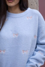 CAMISOLA DE MALHA AZUL COM BORDADOS DE LAÇOS PONTO CHIC - Image 5