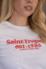 T-SHIRT BRANCA COM ESTAMPADO SAINT TROPEZ LANÇA PERFUME - Image 3