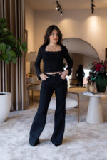CAMISOLA PRETA COM RENDA E DECOTE QUADRADO PONTO CHIC - Image 3