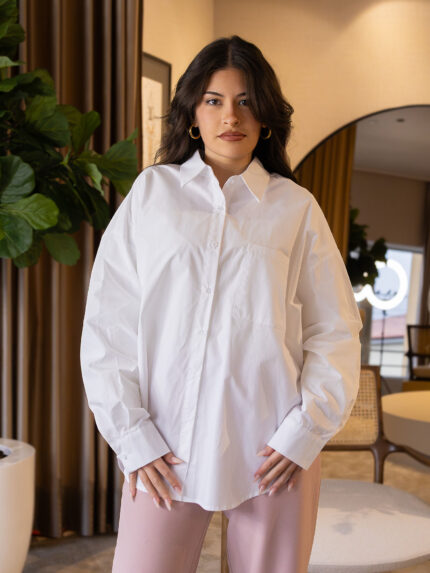 CAMISA BRANCA CLÁSSICA COM BOLSO PONTO CHIC