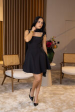 VESTIDO PRETO ESTRUTURADO COM CORTE CORSET PONTO CHIC - Image 3