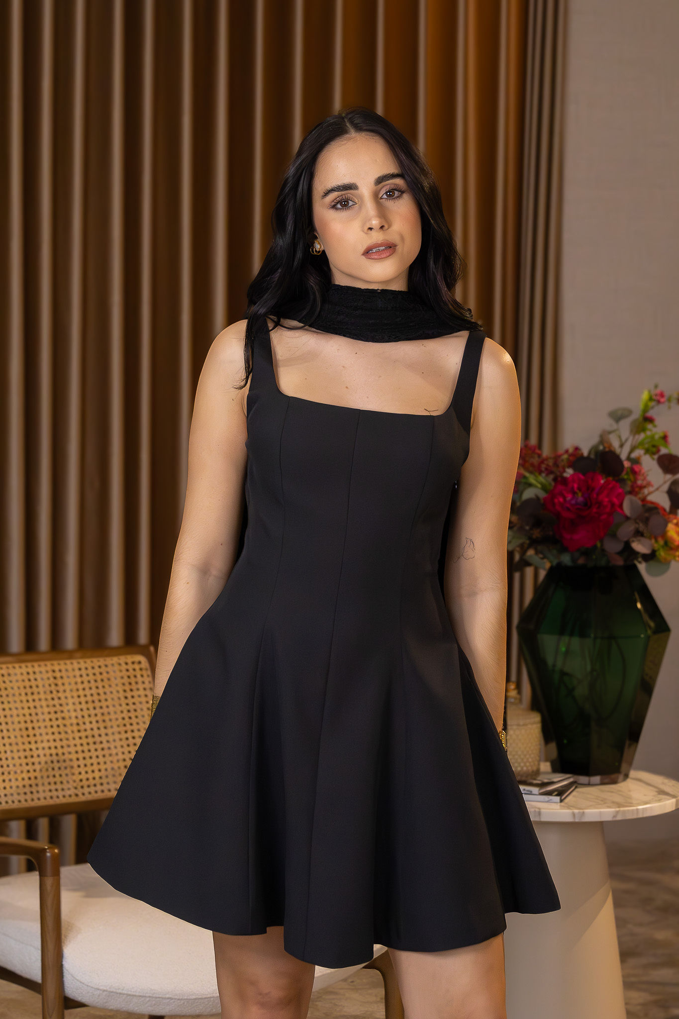 IMG_2557 VESTIDO PRETO ESTRUTURADO COM CORTE CORSET PONTO CHIC - Image 1