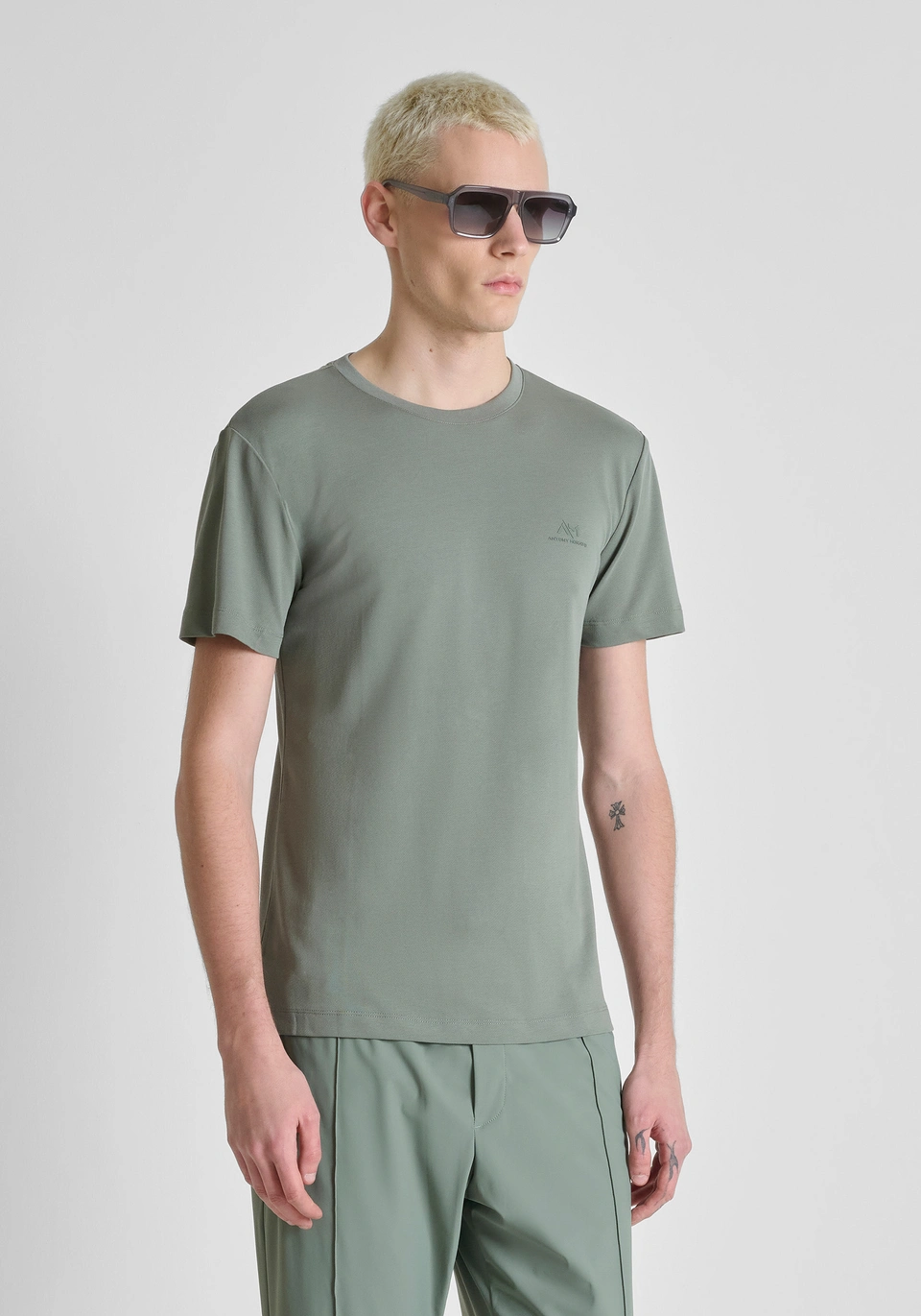 MMKS02672-FA100271-4095_02 T SHIRT VERDE SLIM FIT ANTONY MORATO - Image 1