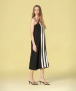 VESTIDO PRETO DE MALHA COM LISTAS CONTRASTANTES RUGA - Image 4