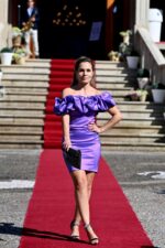 VESTIDO CURTO ROXO ACETINADO COM FOLHO ESTRUTURADO PONTO CHIC