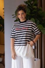 T SHIRT ÀS RISCAS PRETA E BRANCA COM RENDA DIXIE - Image 2