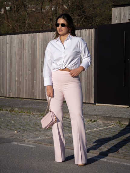 CALÇA ROSA CLARO DE CORTE DIREITO RINASCIMENTO